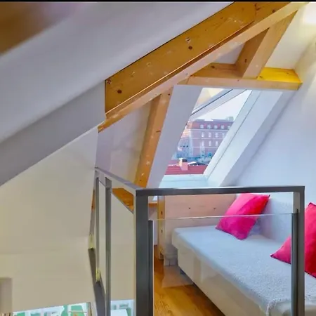 Charming Loft With Rooftop Terrace 리스본